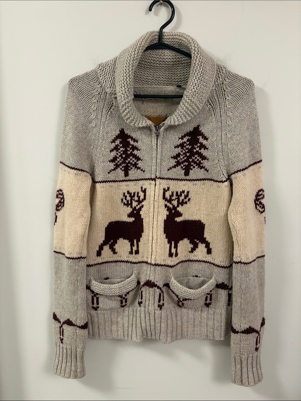 Vintage Aritzia TNA 100% Lambswool Deer Nordic Zip Cardigan- Size M